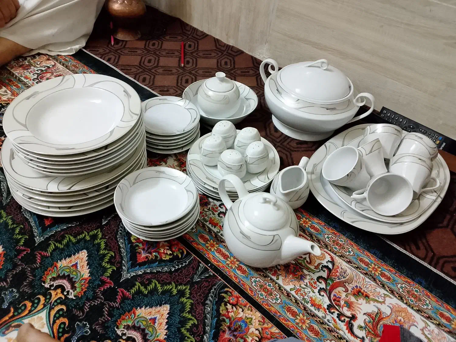 چینی|ظروف سرو و پذیرایی|مشهد, شهید معقول|دیوار