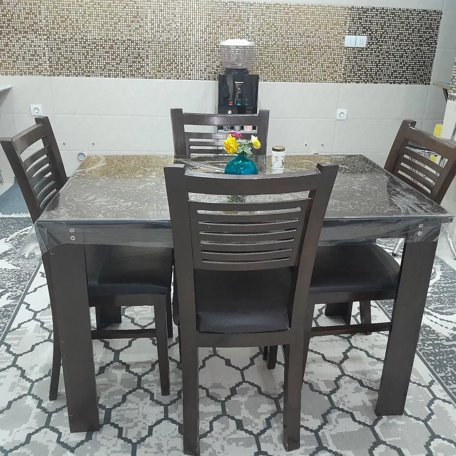 ست مبل میزناهارخوری وجاکفشی همه باهم فقط ۶میلیون|مبلمان خانگی و میز عسلی|فسا, |دیوار