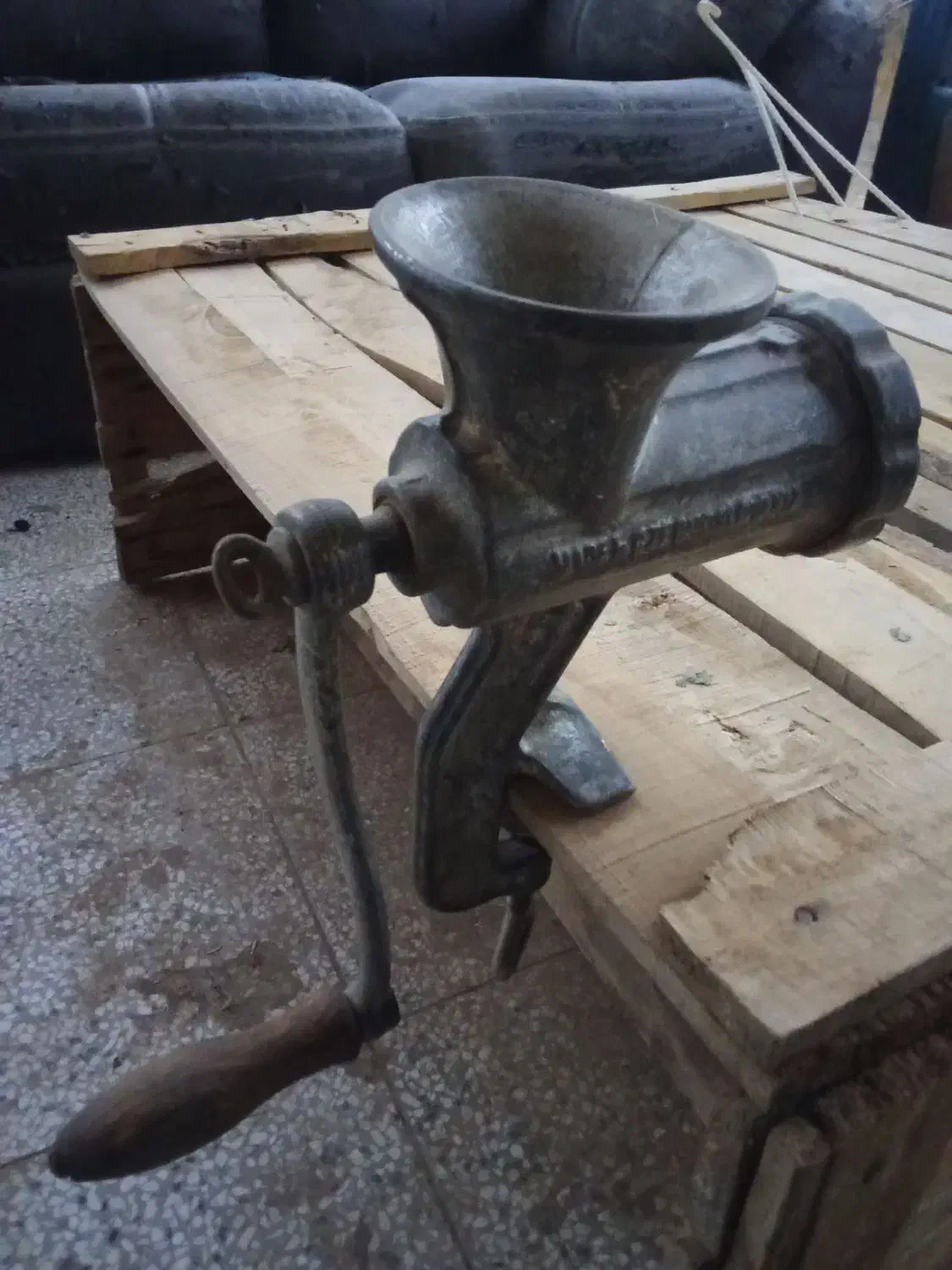 چرخ گوشت دستی قدیمی|خردکن، آسیاب، غذاساز|نیشابور, فضل|دیوار