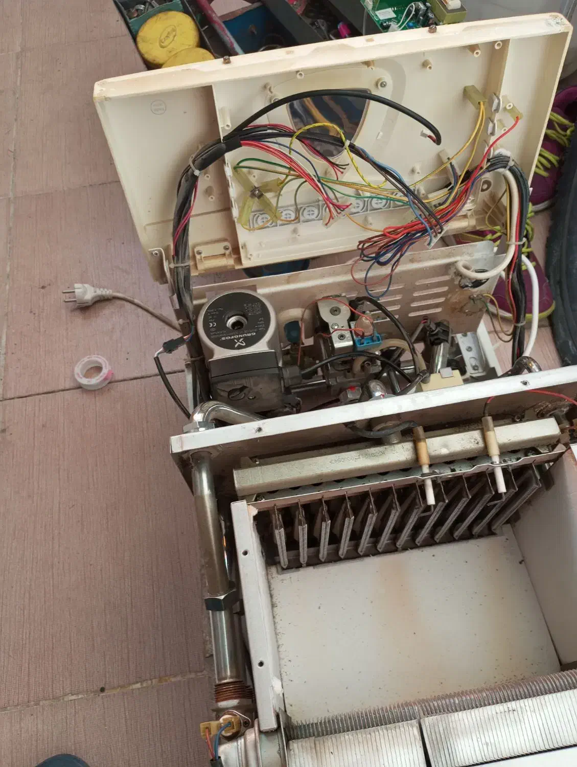 تعمیرات تخصصی انواع پکیج|خدمات پیشه و مهارت|قروه, |دیوار