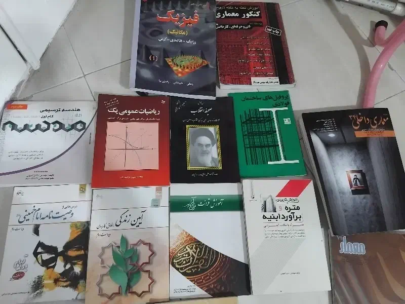 تعداد زیادی وسایل معماری و ماکت سازی و کتاب و میز|لوازم التحریر|مشهد, سجاد شهر|دیوار