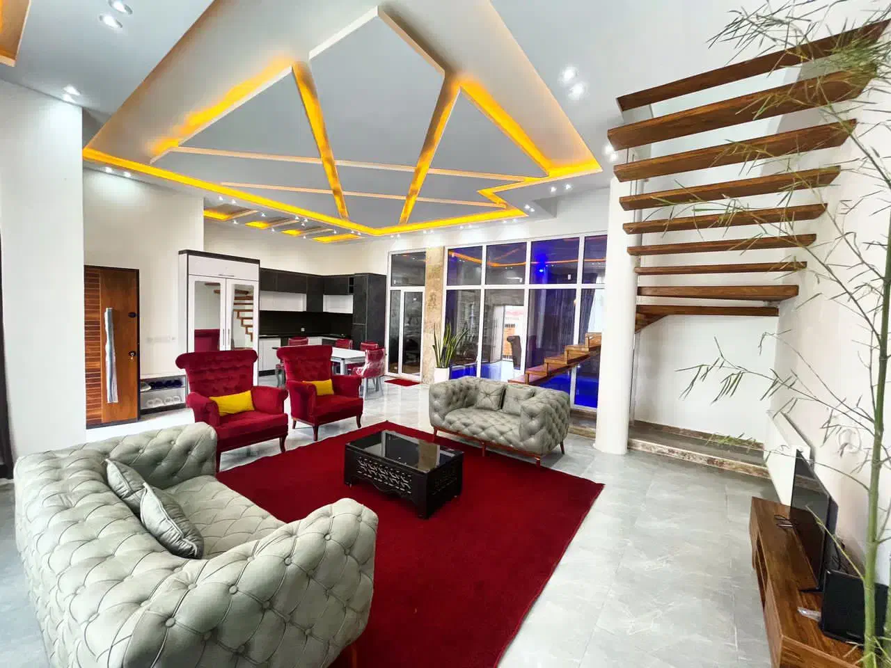 اجاره ویلا استخردار سه خوابه شیک شهرکی در انزلی|اجارهٔ کوتاه‌مدت ویلا و باغ|رشت, معلم|دیوار