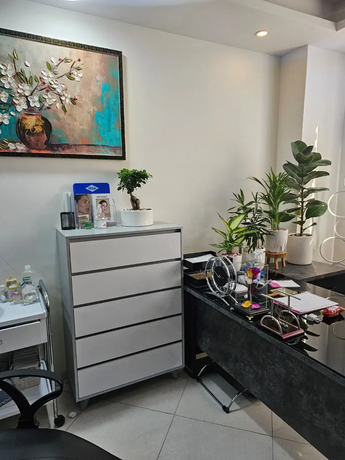 منشی مطب زیبایی|استخدام درمانی، زیبایی، بهداشتی|تهران, دریا|دیوار