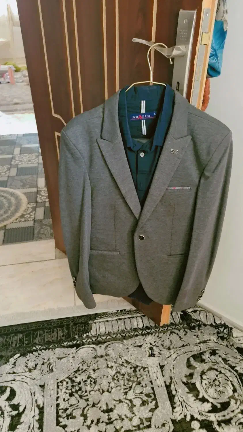 کت وشلوار|لباس|ری, دیلمان|دیوار