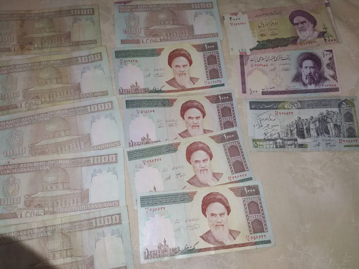 تعدادی اسکناس قدیمی|کلکسیون سکه، تمبر، اسکناس|اردبیل, |دیوار