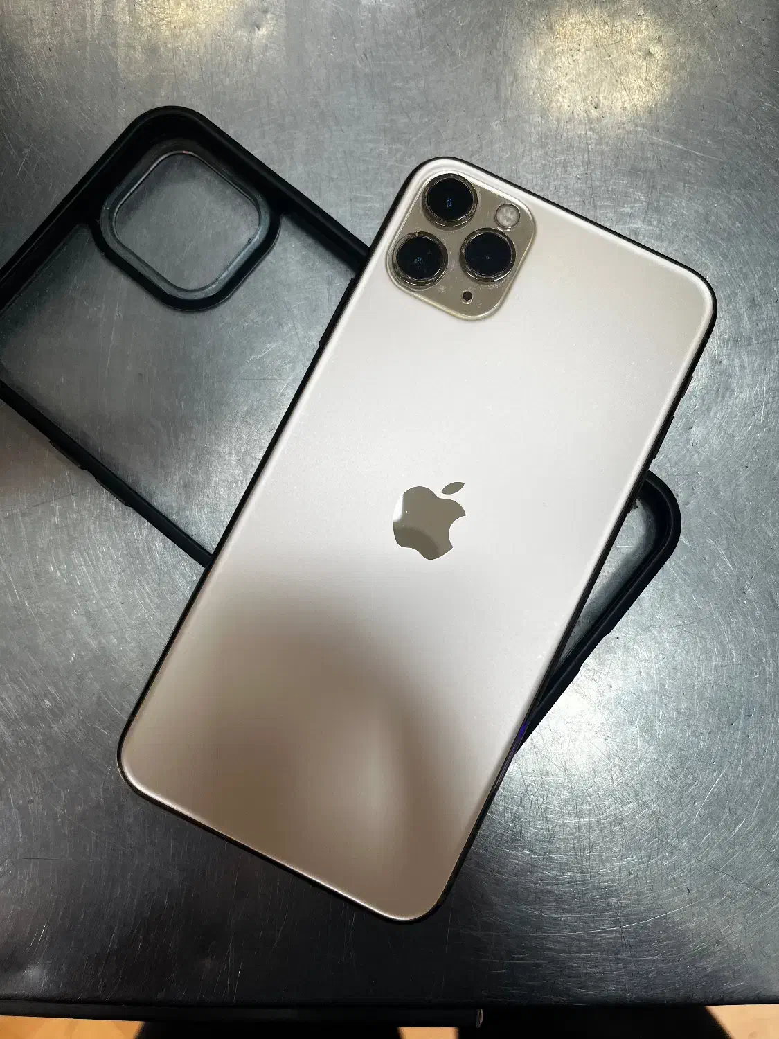 آیفون ۱۱ پرومکس رنگ گلد|موبایل|چالوس, |دیوار