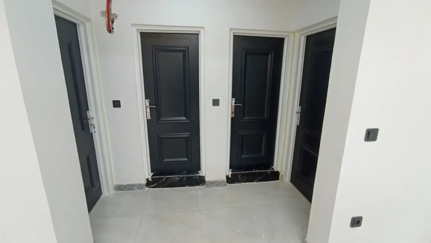 نصب درب چوبی|خدمات پیشه و مهارت|لاهیجان, امیرشهید|دیوار