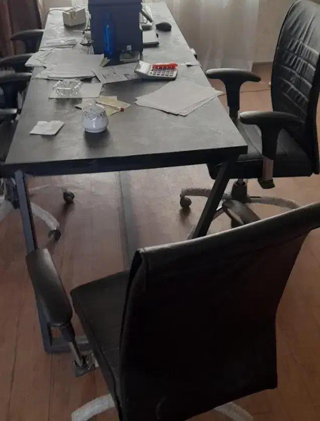 ۲ عدد صندلی گردان و ۲ عدد میز کنفرانس فروشی|دفتر کار|مشهد, کوثر|دیوار