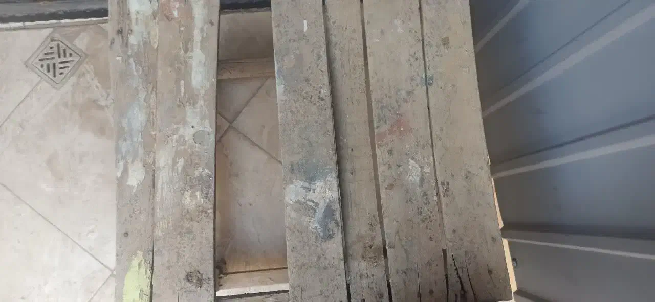 کرسی چوبی|بخاری، هیتر، شومینه|قم, چهار امامزاده|دیوار