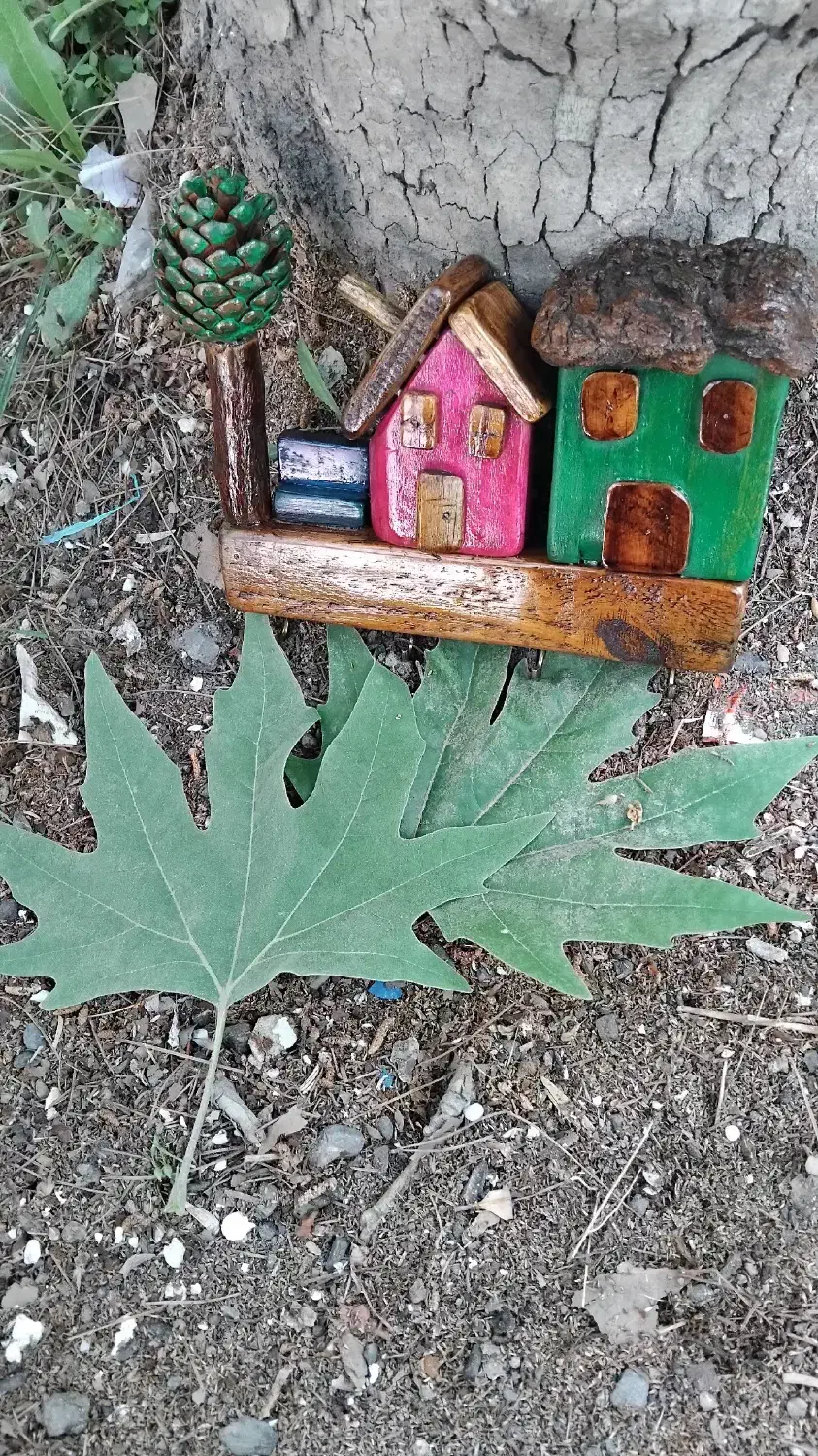 جاکلیدی چوبی طرح کلبه|صنایع دستی و سایر لوازم تزئینی|نیشابور, شهرک ولیعصر|دیوار