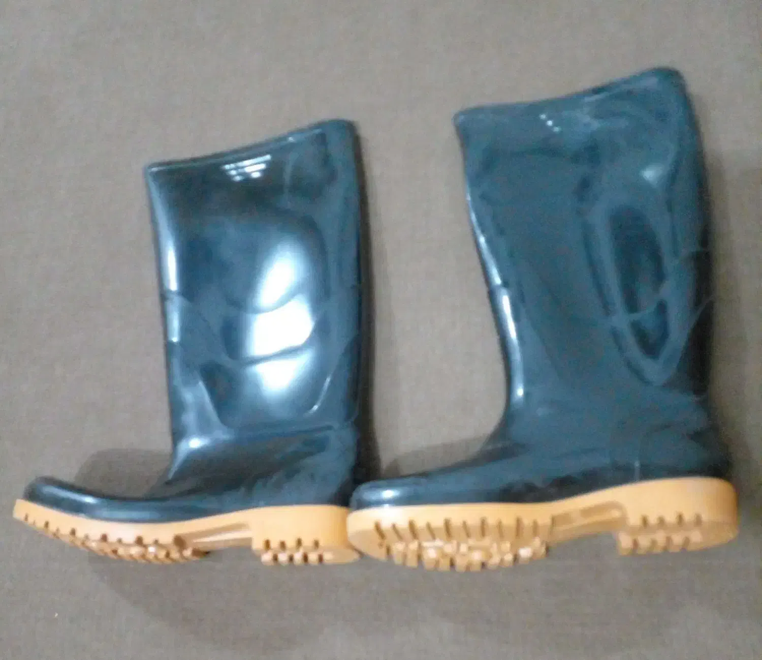 چکمه|کیف، کفش، کمربند|اندیمشک, |دیوار