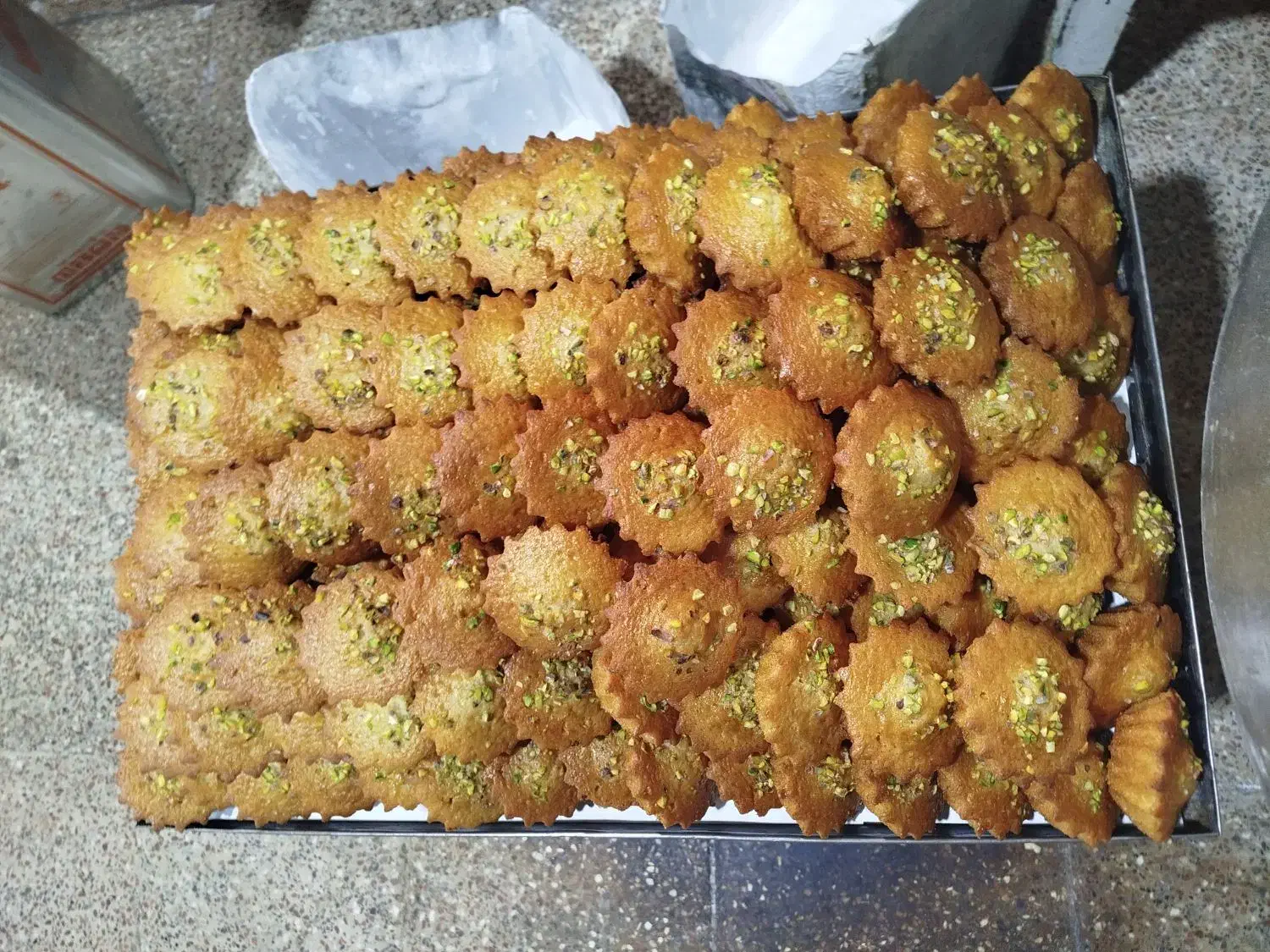 شیرینی تازه تازه داغ خوش خوشمزه|خوردنی و آشامیدنی|یزد, |دیوار