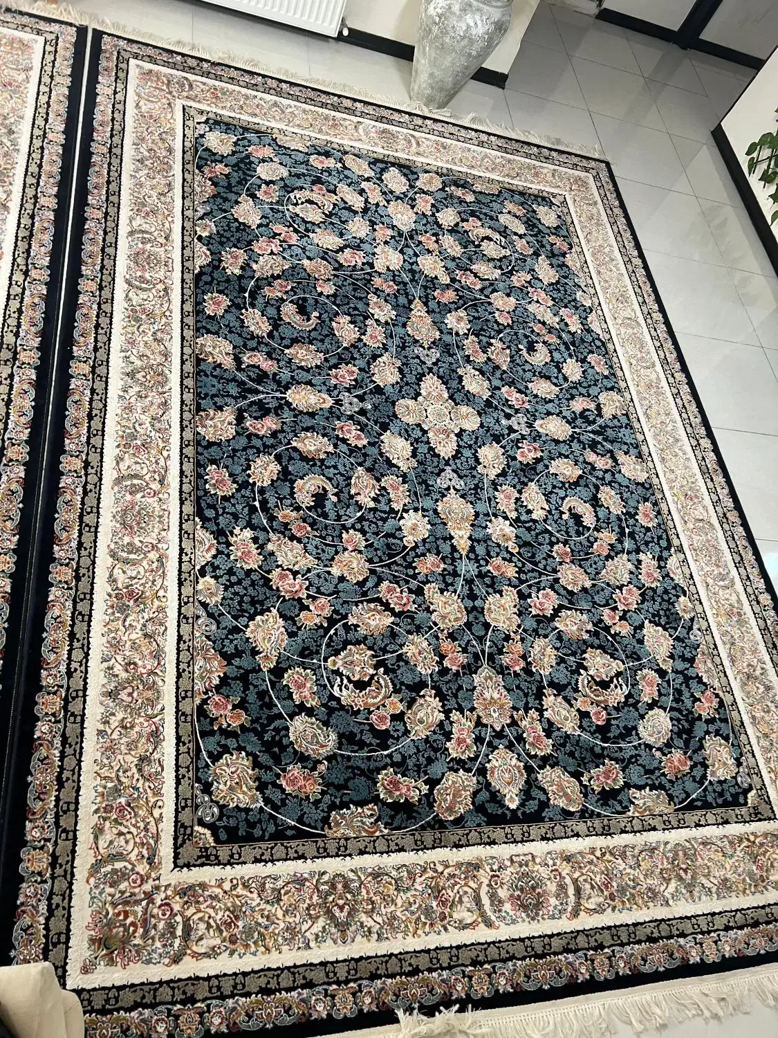 فرش 9متری 700 شانه|فرش|صدرا-فارس, فاز ۱|دیوار