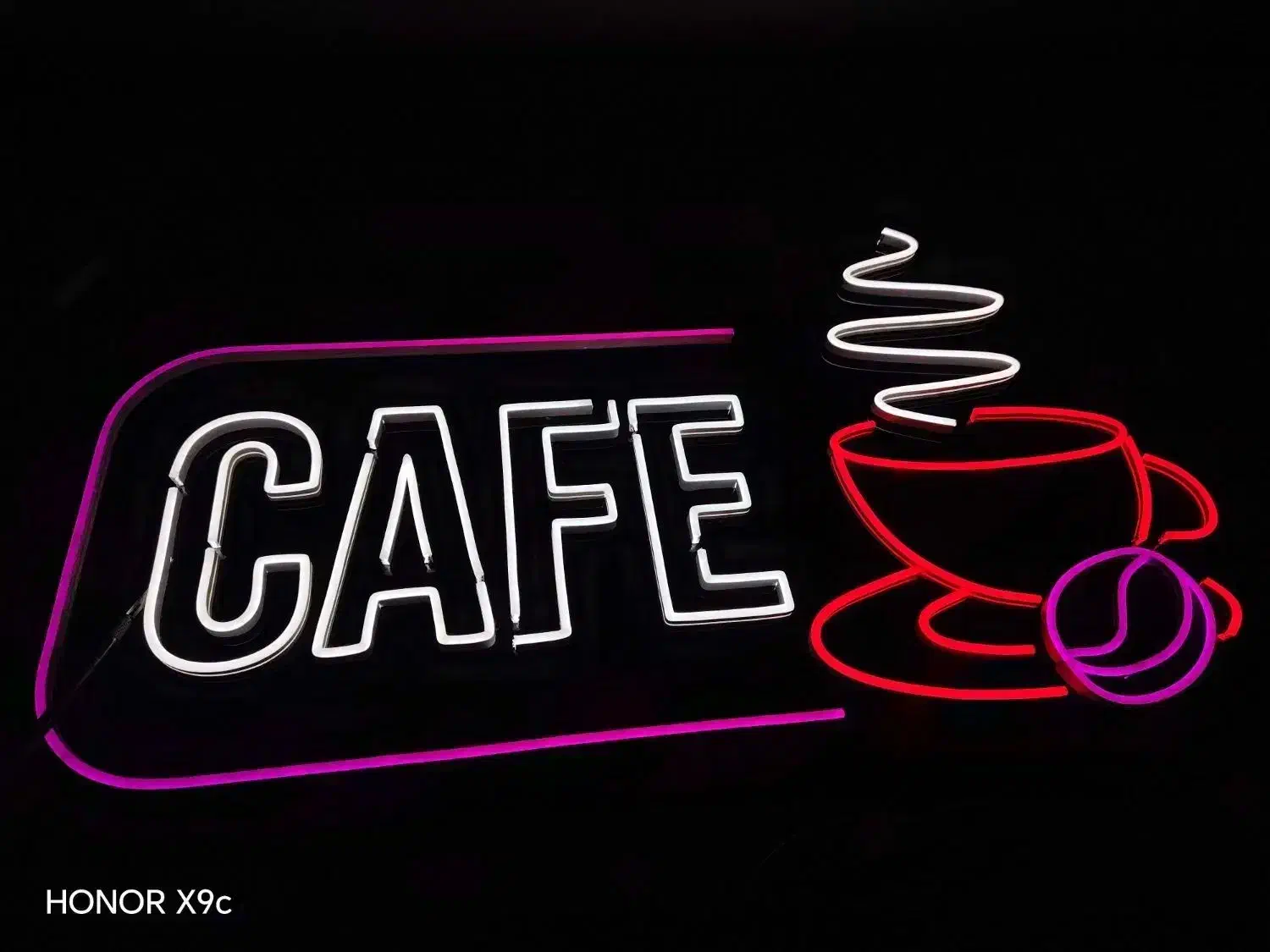 خدمات تابلوسازی لیزر نئون چنلیوم|خدمات پیشه و مهارت|خمینی‌شهر, |دیوار