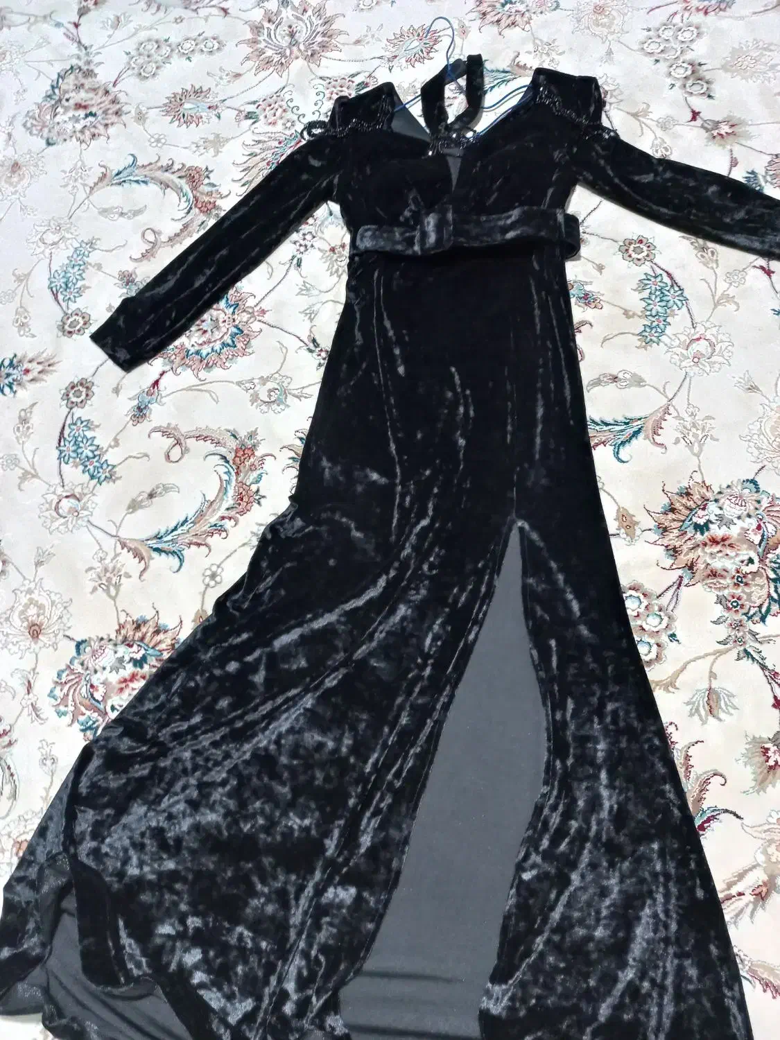 لباس مخمل چاک دار|لباس|شهریار, شهریار|دیوار