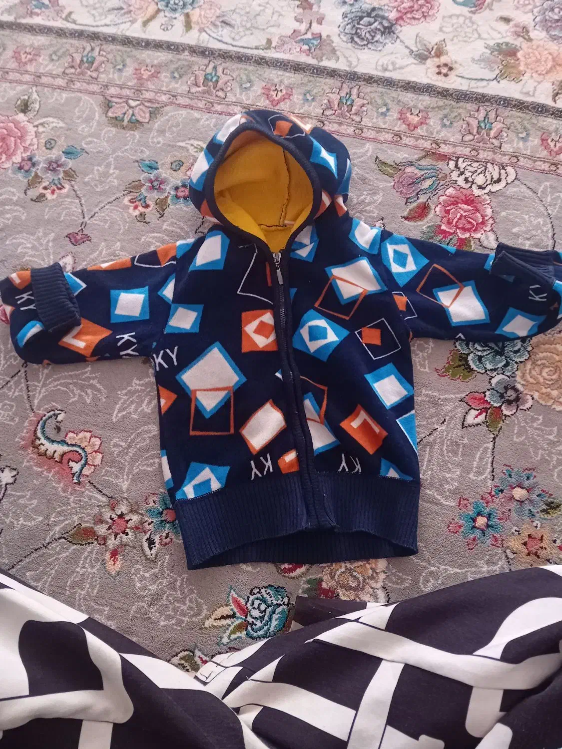 تعدادی لباس زمستانه بچگانه|کفش و لباس بچه|کوهدشت, |دیوار