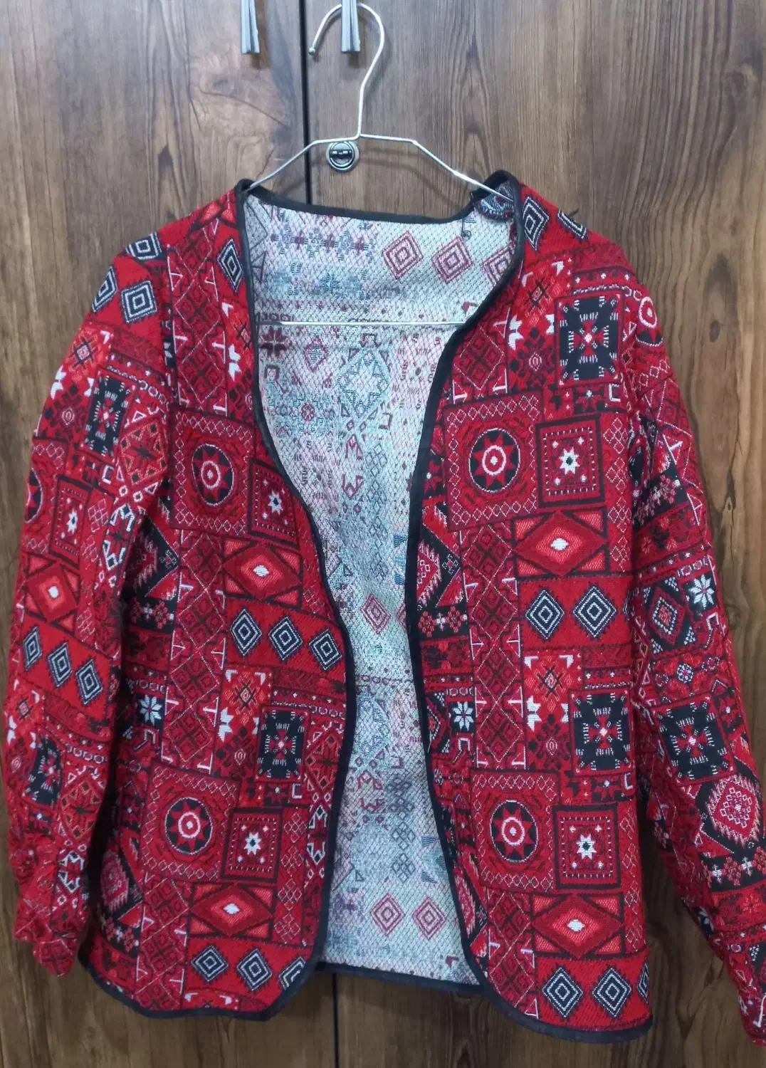 لباس یلدایی قرمز|لباس|مرودشت, ژیان|دیوار