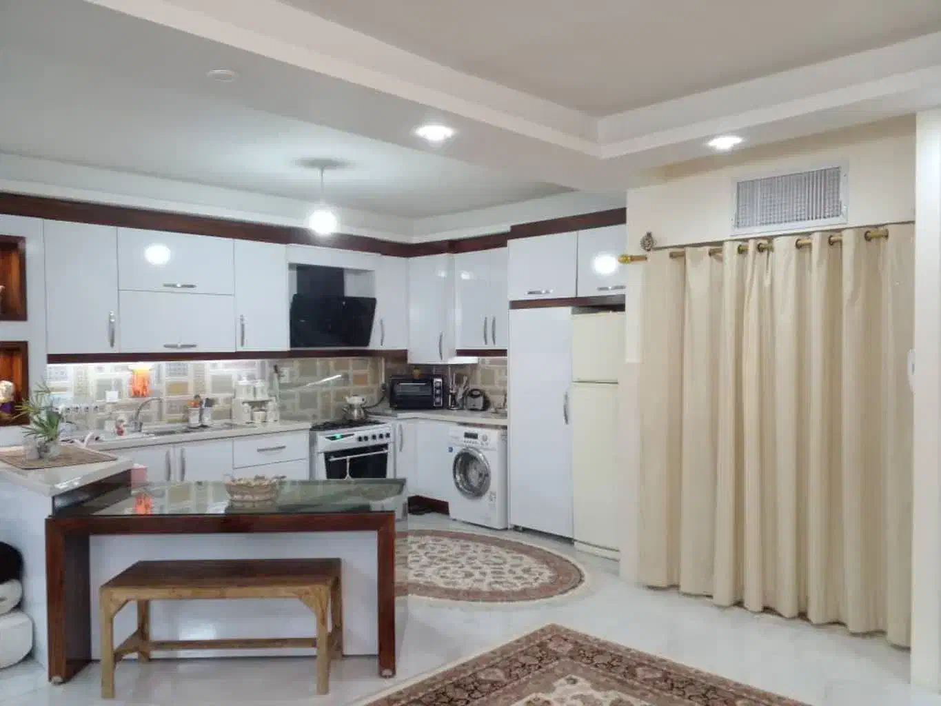 سوئیت نقلی خ امام رضا(ع)|اجارهٔ کوتاهمدت آپارتمان و سوئیت|مشهد, بالا خیابان|دیوار