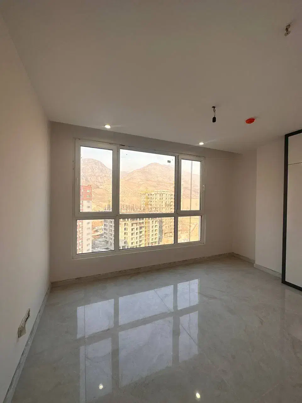 اجاره ۱۵۰ متری ۳ خواب/جنوبی بدون مشرف/ برج برند