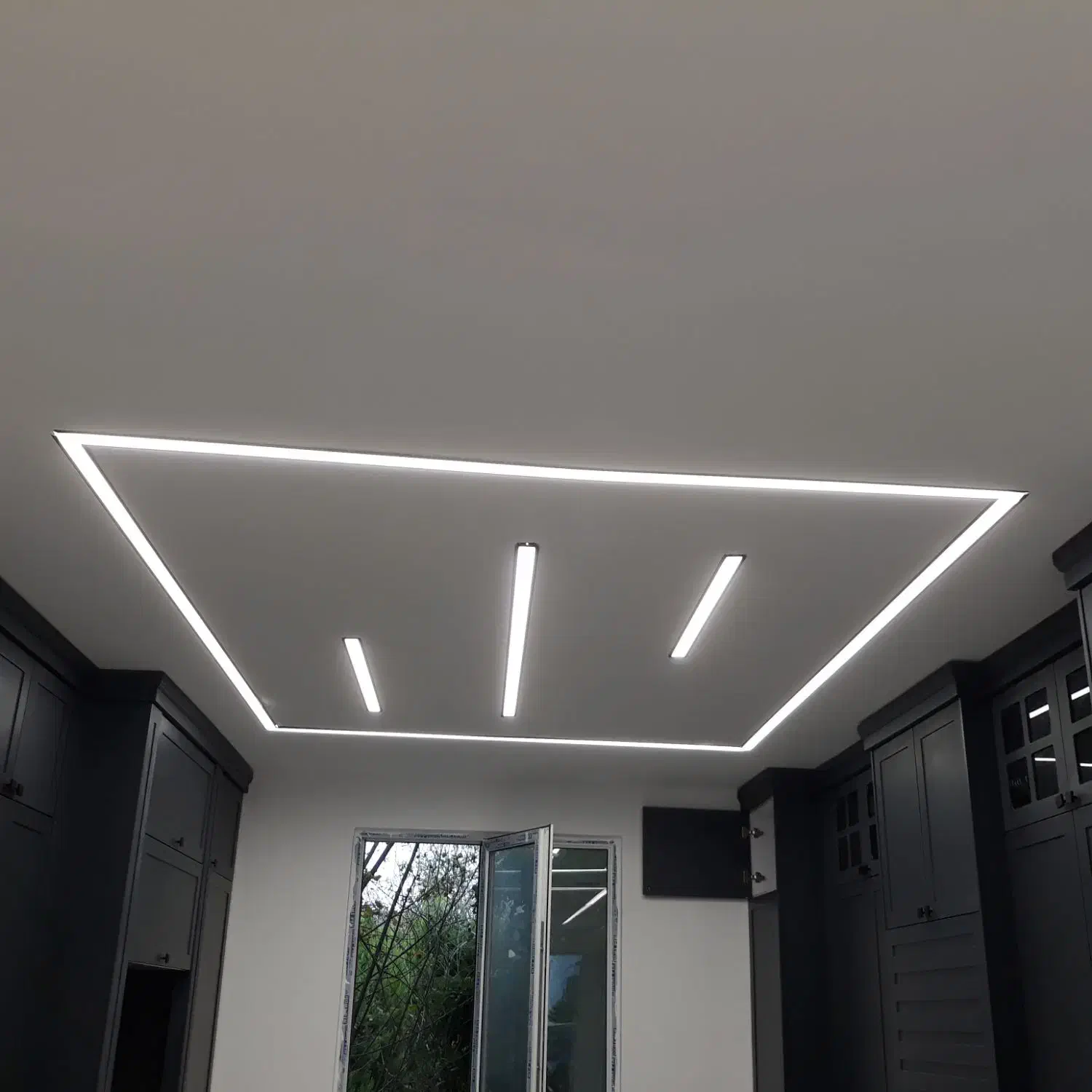 خدمات فنی محمد|خدمات پیشه و مهارت|فولادشهر, B4|دیوار