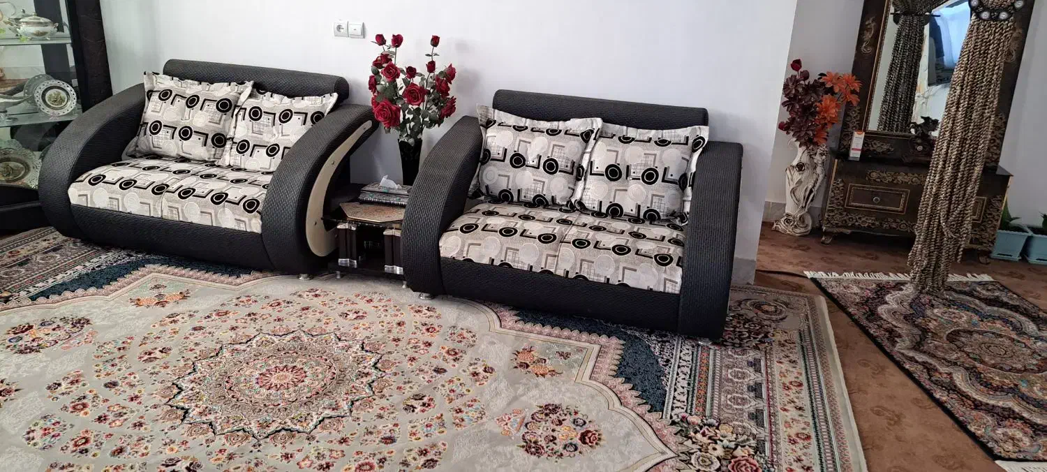 مبل  ۹ نفره.   بسیار سالم. و مناسب|مبلمان خانگی و میز عسلی|بیرجند, |دیوار