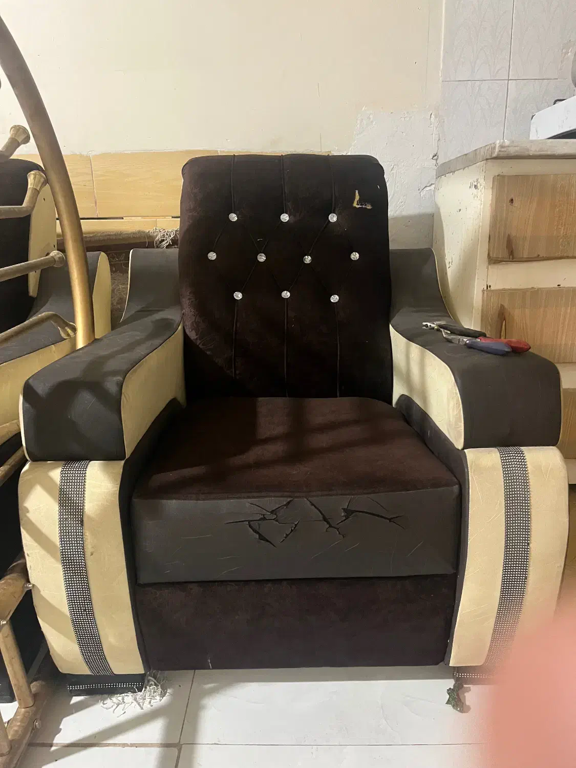 وسایل منزل|مبلمان خانگی و میز عسلی|بم, |دیوار