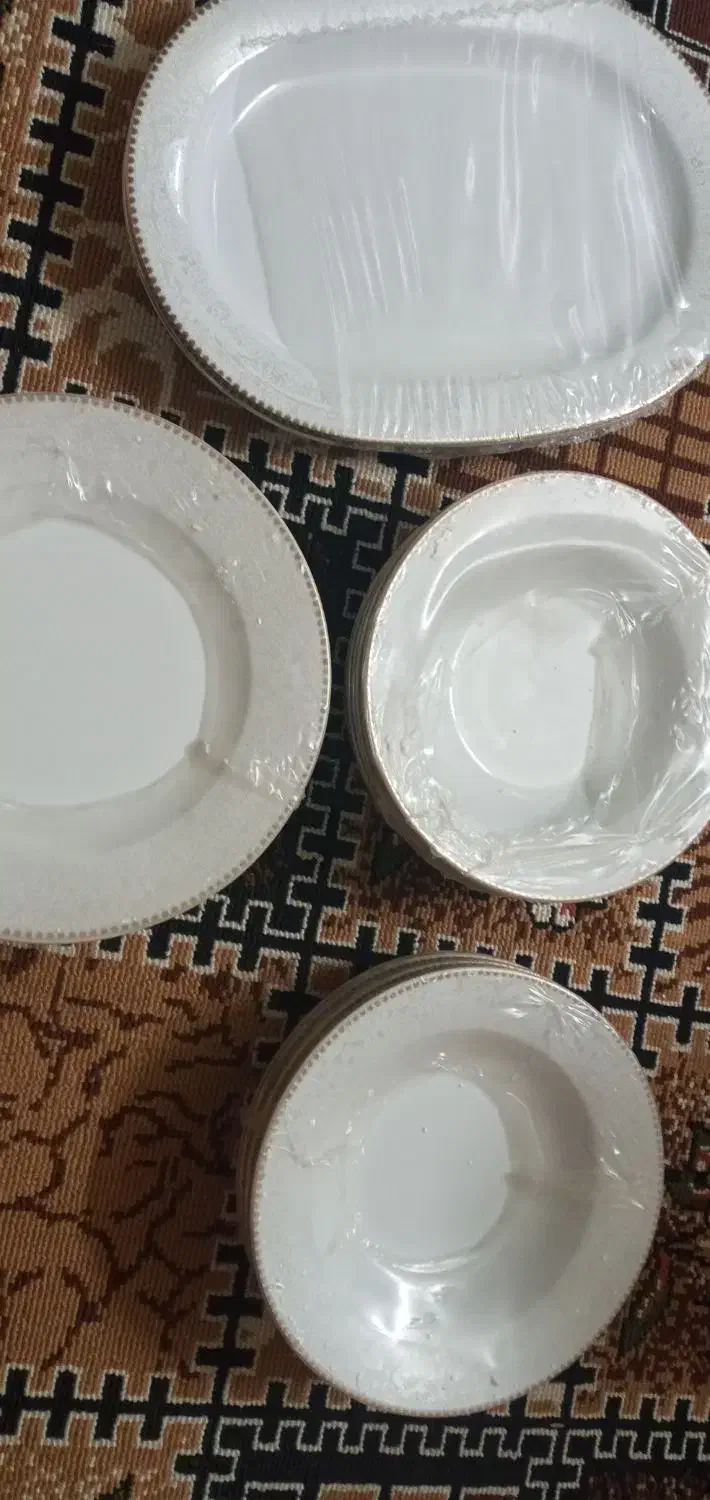 سرویس چینی ۱۲نفره نو نو|ظروف سرو و پذیرایی|اصفهان, خانه اصفهان|دیوار