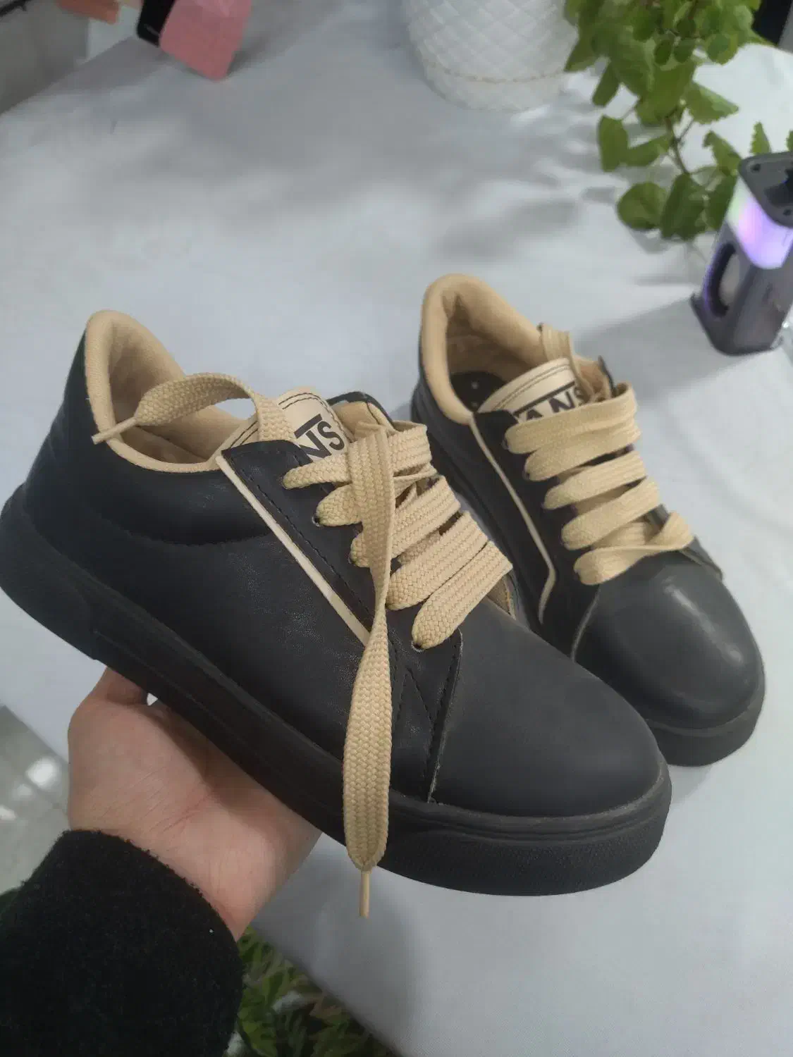 کفش اسپرت|کیف، کفش، کمربند|سقز, |دیوار