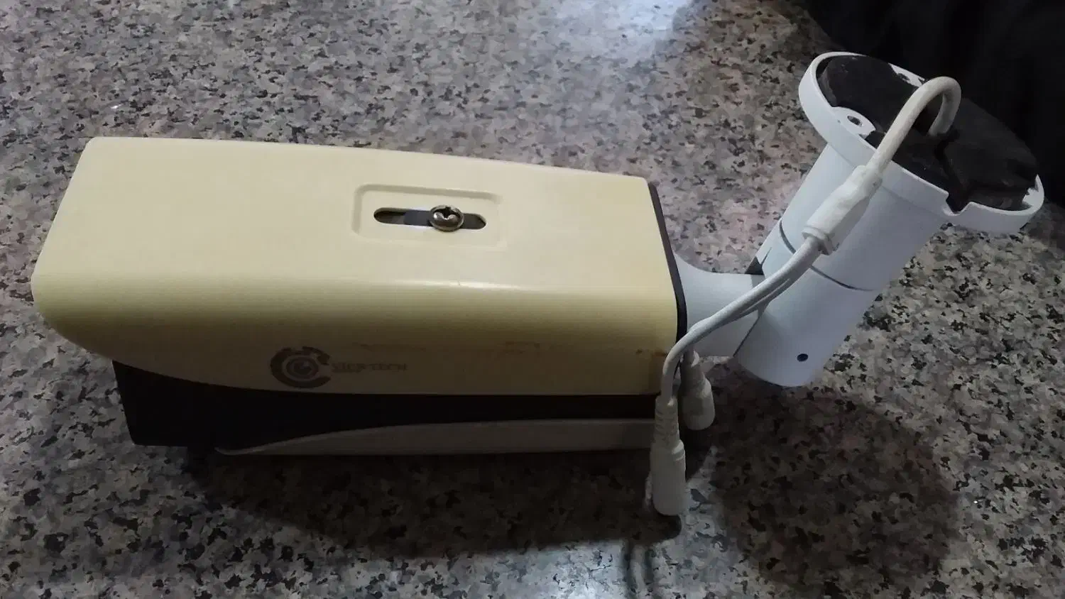 یک عدد دوربین سالم کیفیت بالا|دوربین مداربسته|بناب, |دیوار