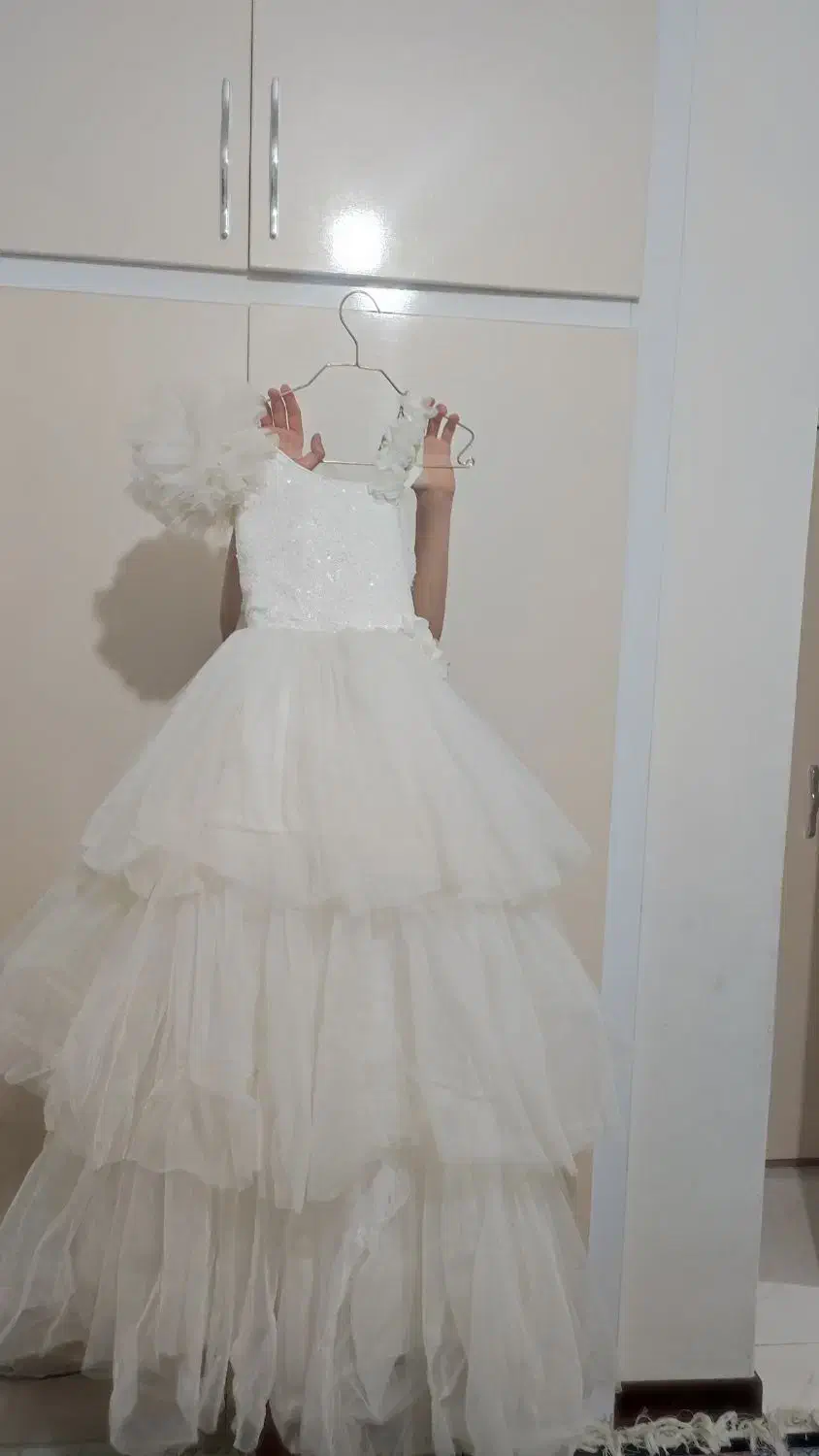 لباس عروس|لباس|قائم‌شهر, |دیوار