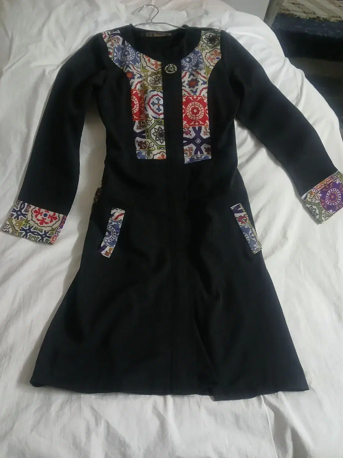 مانتو|لباس|قم, دروازه چوبی|دیوار