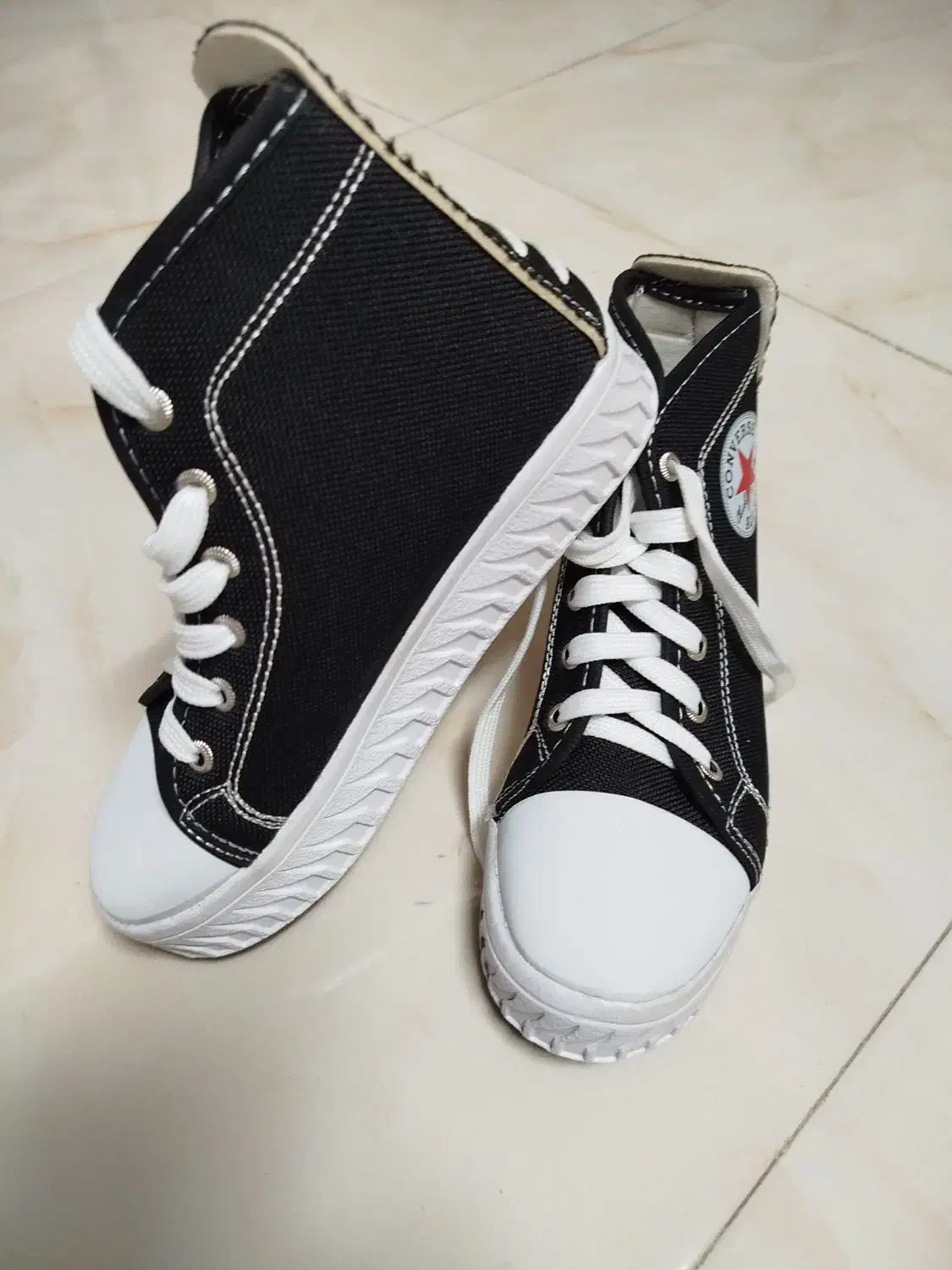 کتونی|کیف، کفش، کمربند|بروجرد, |دیوار