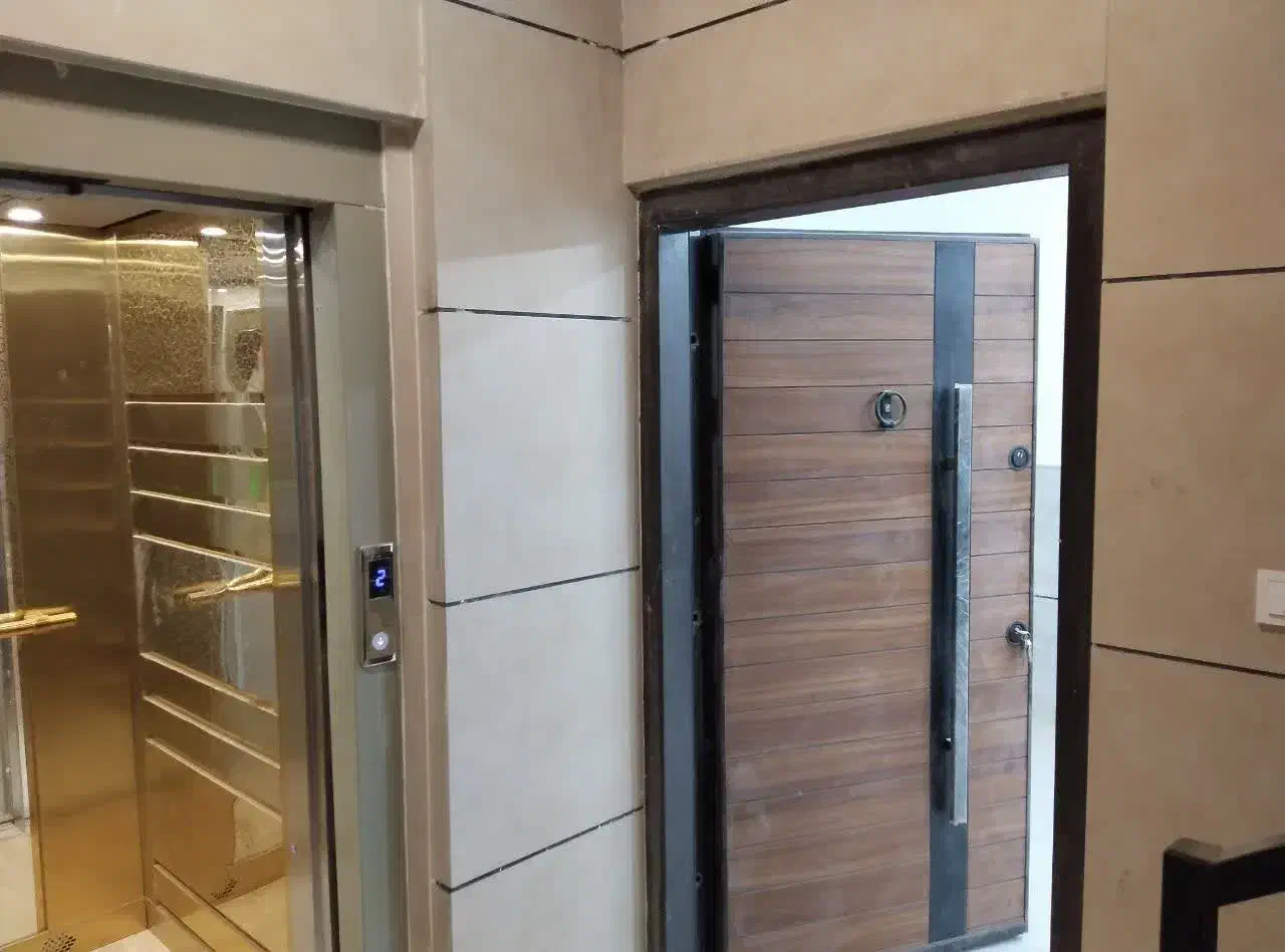 نوساز /ادارای تجاری مسکونی/ ۴ طبقه/فول امکانات|فروش مغازه و غرفه|قم, حاج زینل|دیوار