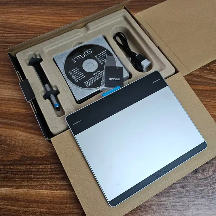 تبلت طراحی وکام Wacom Intuos Small CTH-480|قطعات و لوازم جانبی رایانه|تهران, سید خندان (جلفا)|دیوار