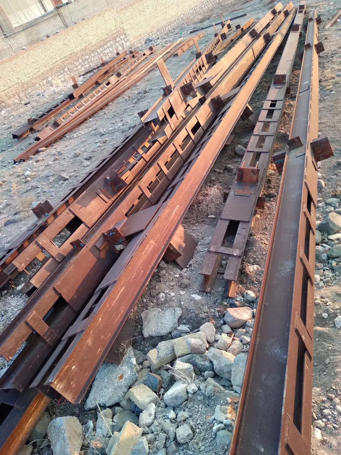 خرید ضایعات درب پنجره آلومیینوم میلگرد تیرآهن برنز|عمده‌فروشی|مرند, |دیوار