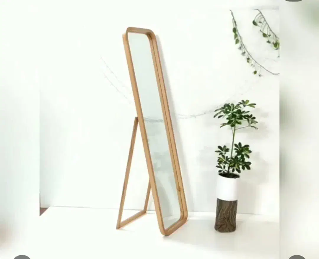 قاب و آینه|آینه|قم, صدوق|دیوار