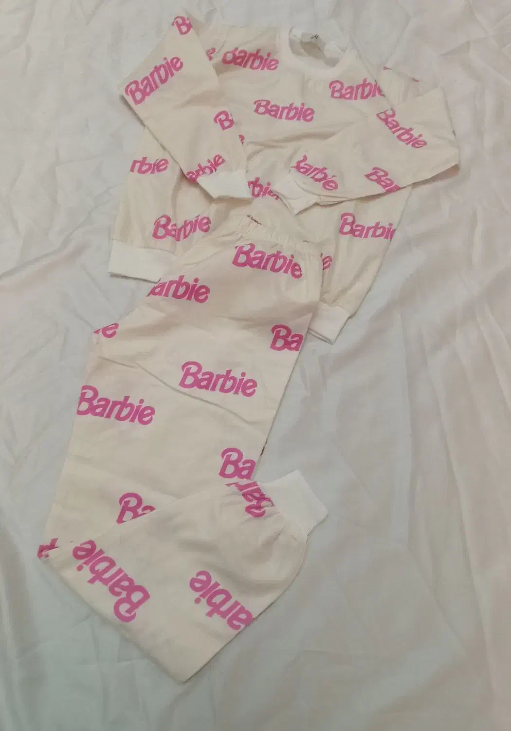 لباس بچگانه|کفش و لباس بچه|اشتهارد, |دیوار