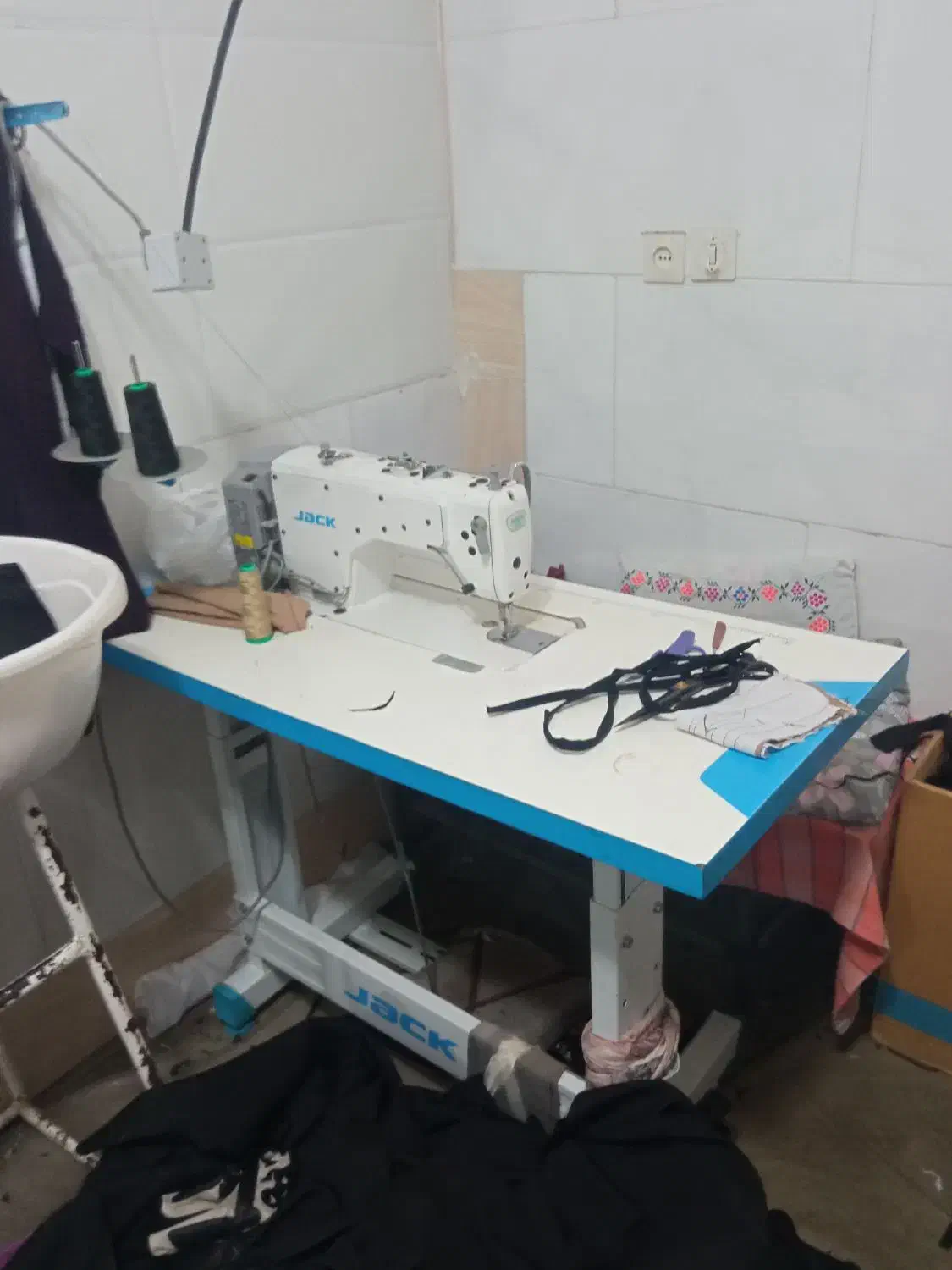 چرخ خیاطی جک|چرخ خیاطی و ریسندگی|قم, قلعه کامکار|دیوار