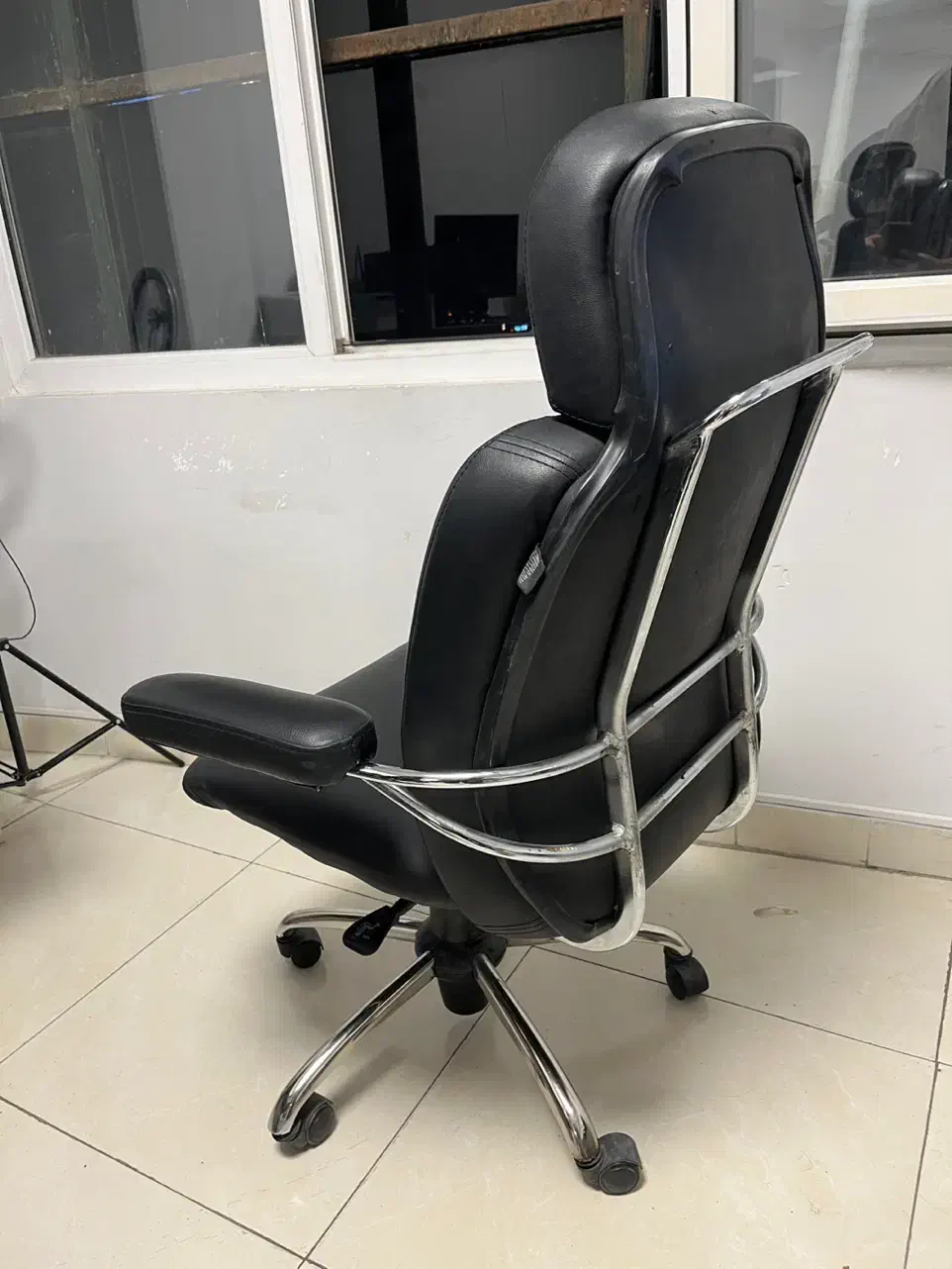 صندلی مدیریت|مبلمان اداری|مشهد, گوهرشاد|دیوار