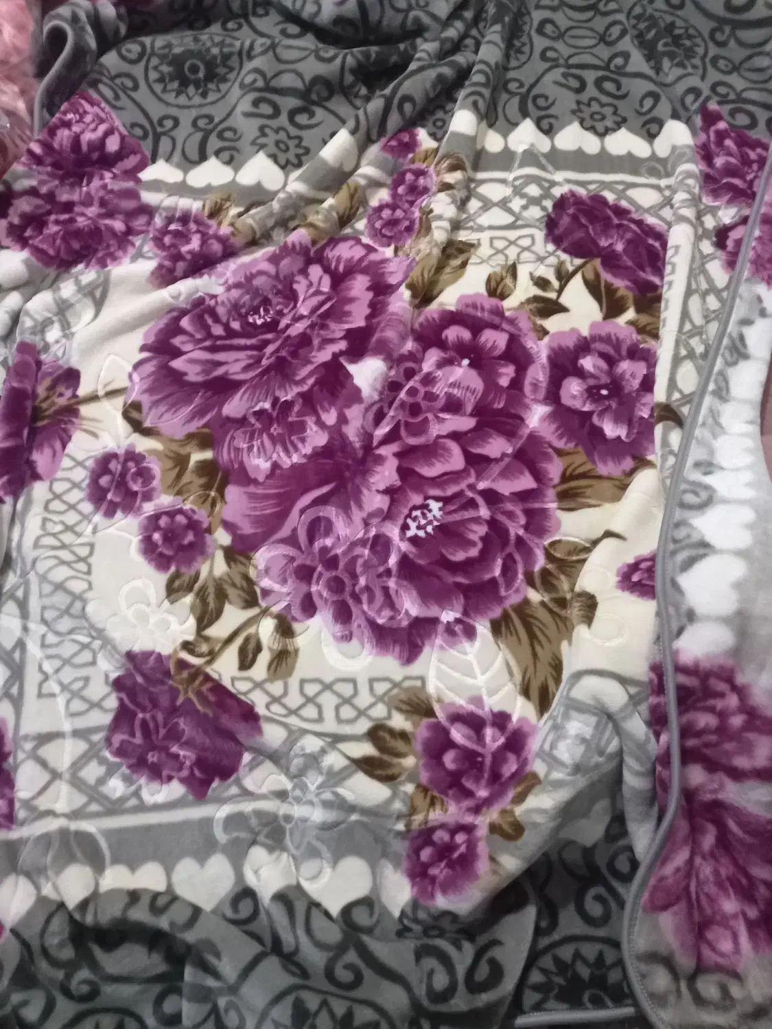 فروش  ۱۰۰ عدد پتو دونفره گلبرجسته ضخیم|رختخواب، بالش، پتو|کرج, کمال‌شهر|دیوار