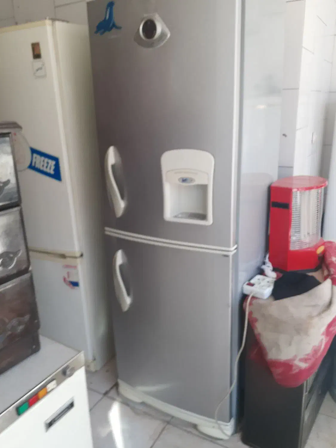 یخچال فریزر یخساران وانواع یخچال|یخچال و فریزر|بروجن, |دیوار