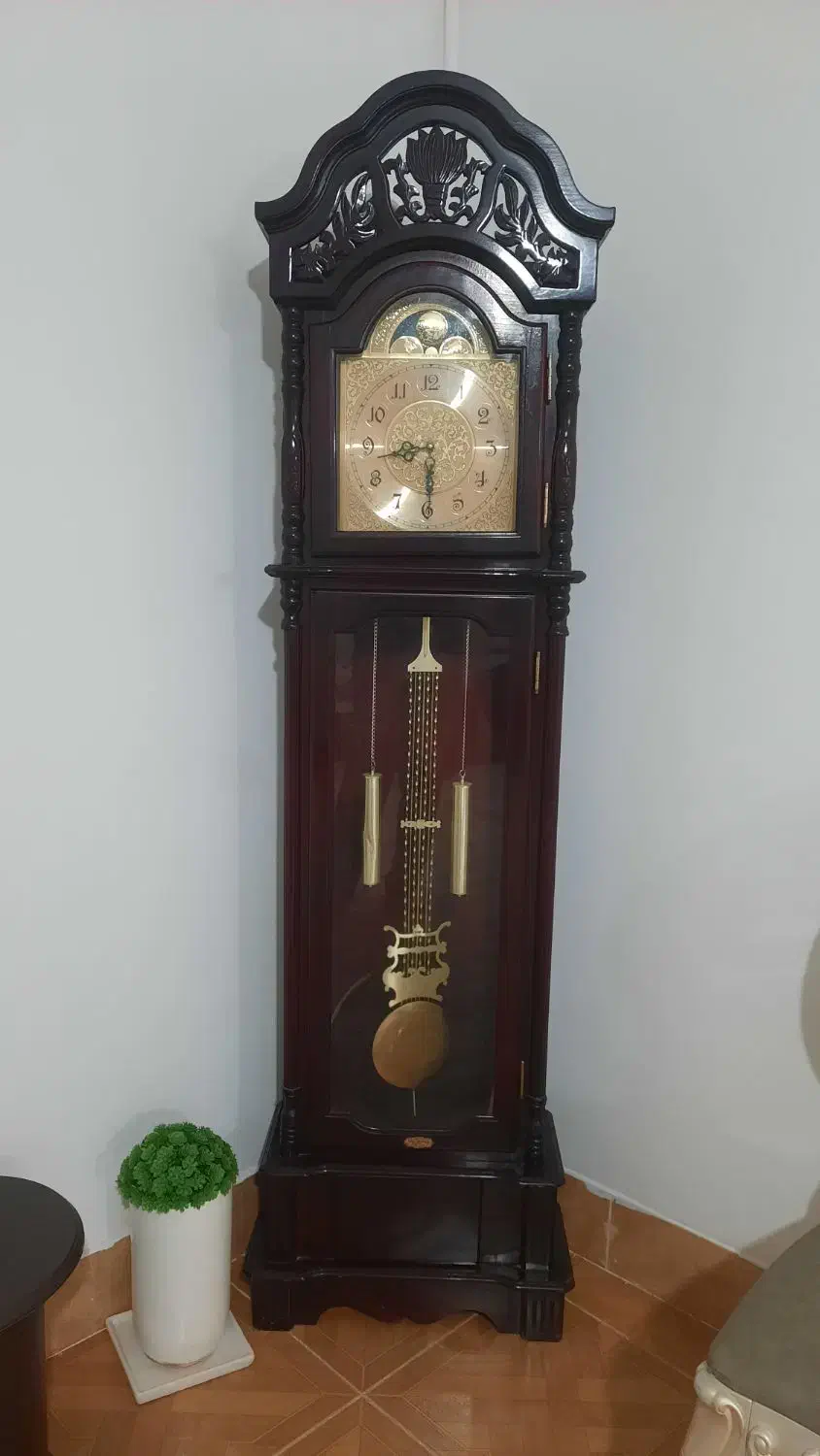 ساعت ایستاده .تمیز و نو کاملا سالم ۶۰۰ هزار|ساعت دیواری و تزئینی|کوهدشت, |دیوار