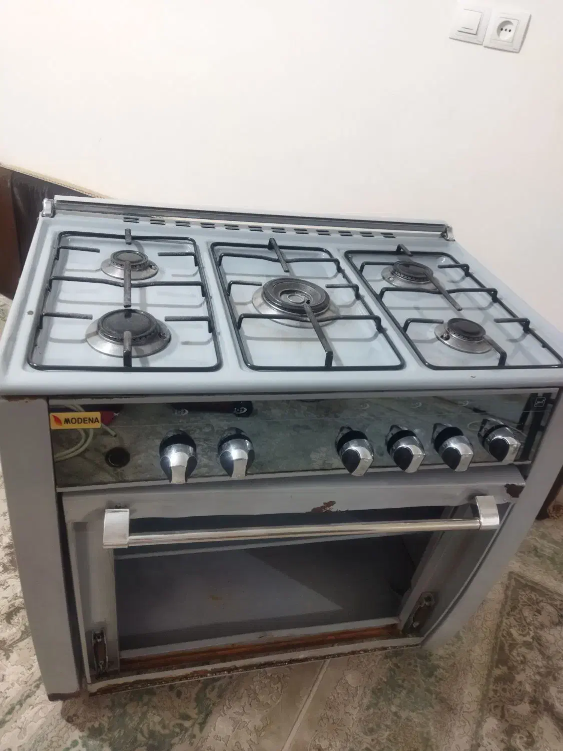 اجاق گاز 5 شعله تمیز شیشه اش شکسته1200تومان|اجاق گاز و لوازم برقی پخت‌وپز|بم, |دیوار