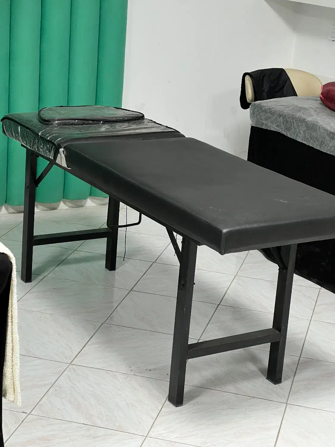 تخت مژه،ماساژ،میکرو|آرایشگاه و سالنهای زیبایی|قزوین, |دیوار