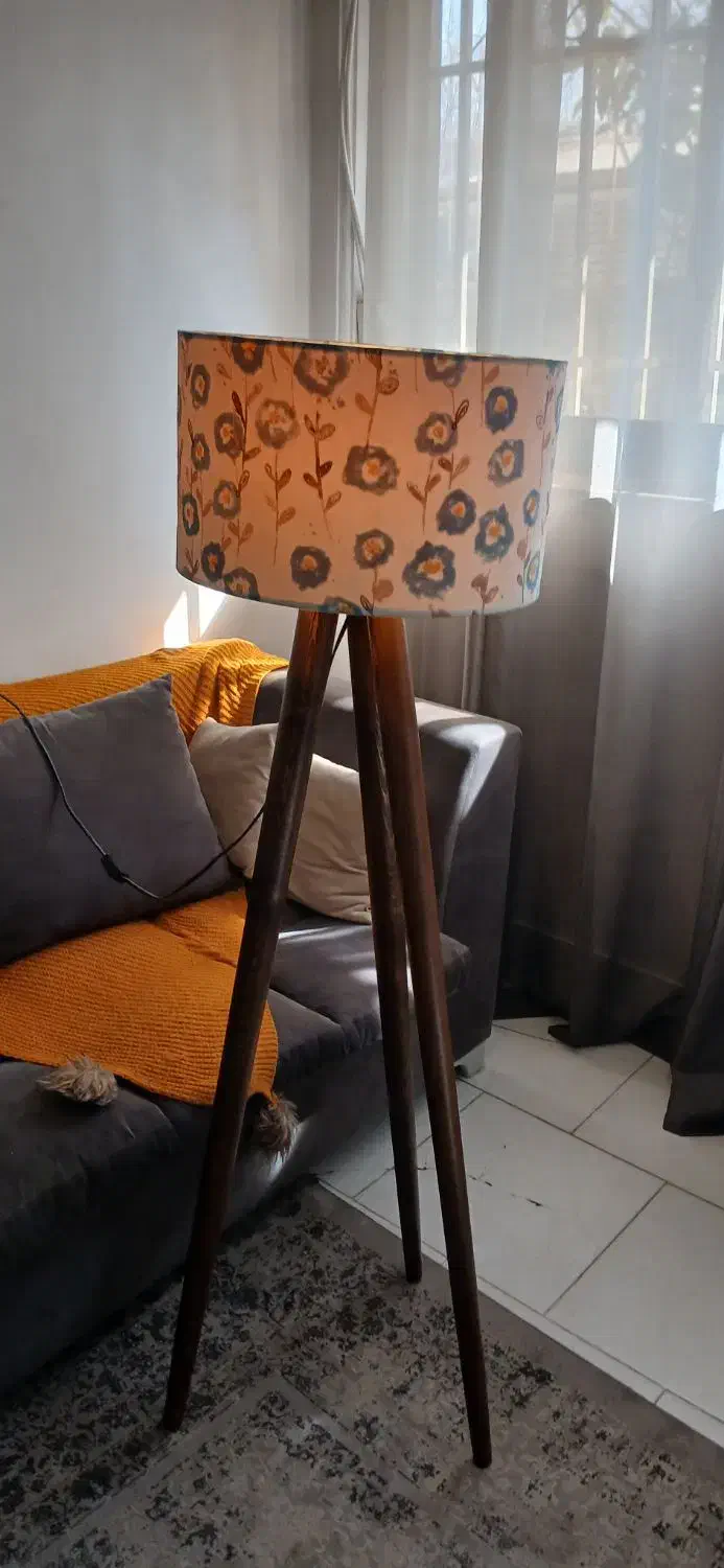 آباژور سه پایه|چراغ خواب و آباژور|رشت, چله خانه|دیوار