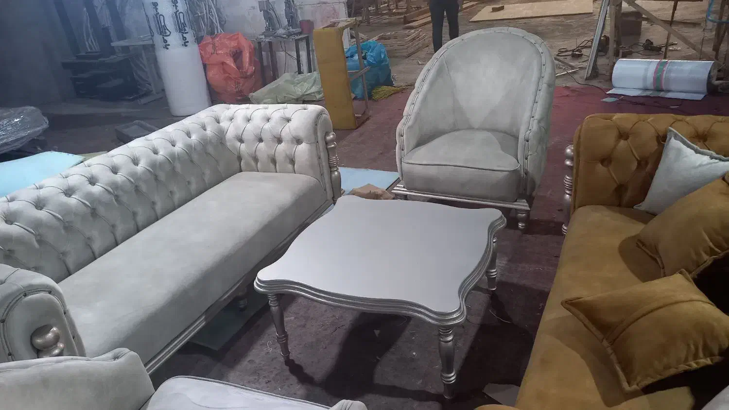 یه دست مبل نو|مبلمان خانگی و میز عسلی|مشهد, خواجه ربیع|دیوار