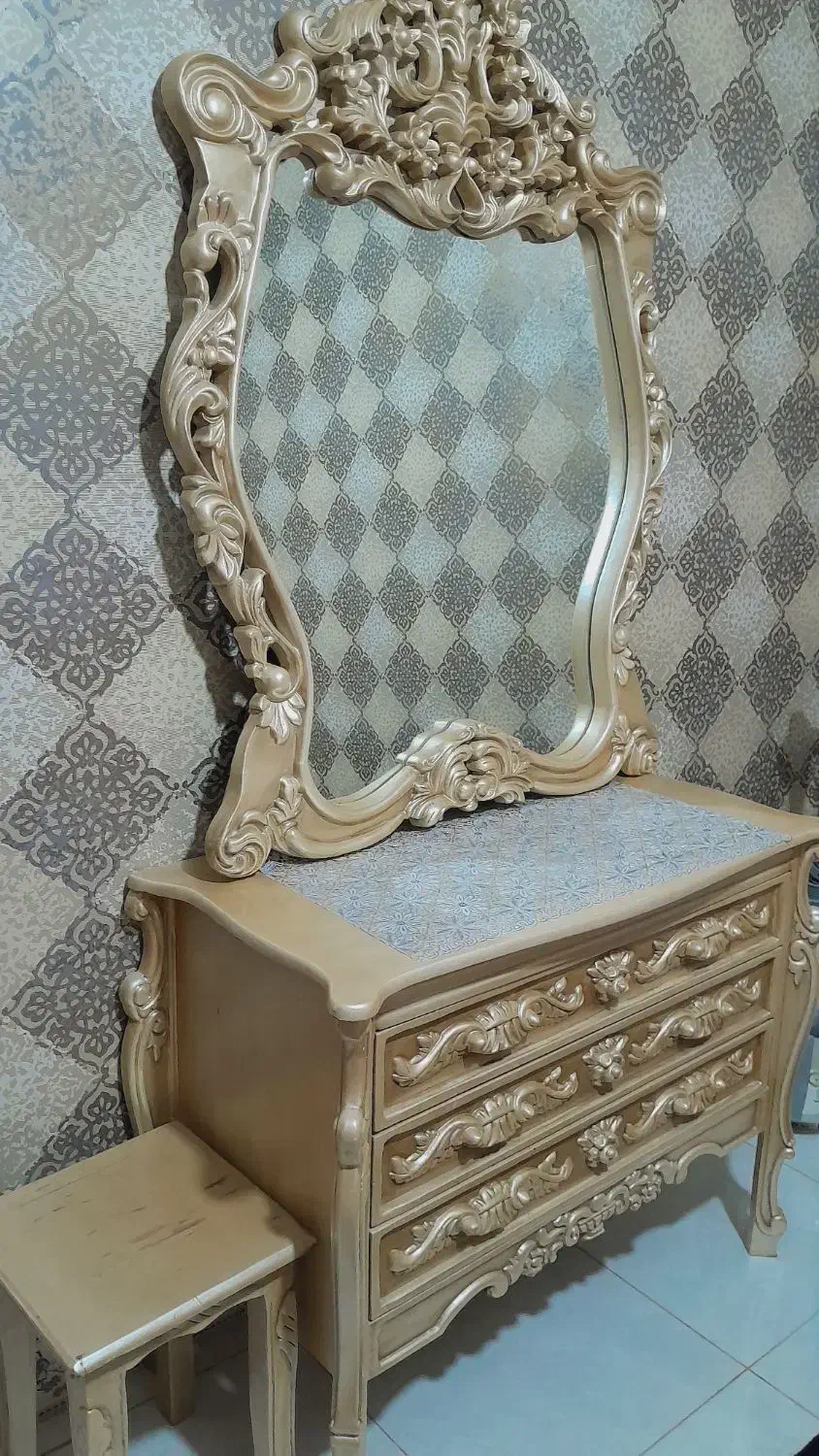 سرویس خواب|تخت و سرویس خواب|ورامین, ورامین|دیوار