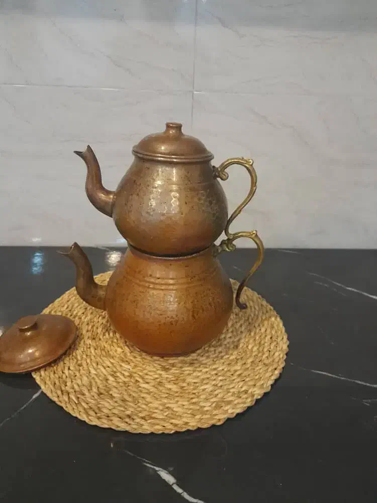 کتری قوری یکونیم لیتری مسی قدیمی سنگین|سماور، چایساز، قهوهساز|پردیس, فاز ۸|دیوار
