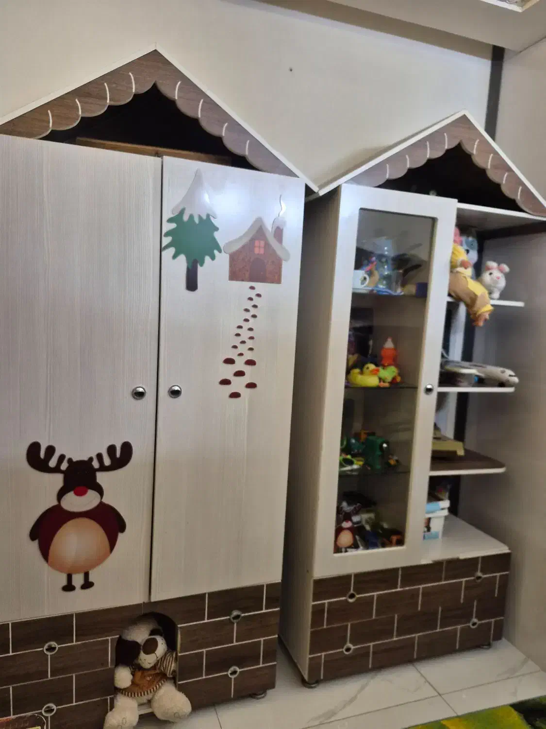 کمدو ویترین کودک|بوفه، ویترین، کنسول|اصفهان, باغ فدک|دیوار