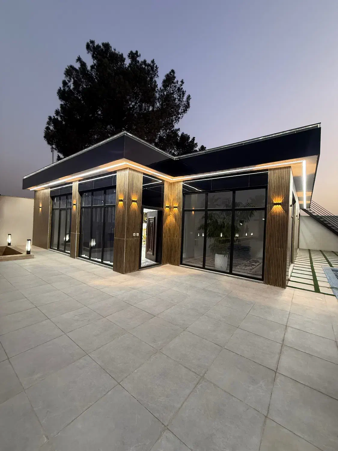 685مترباغ ویلا/داخل شهرک/۲۰۰متربنا/سنددار/استخردار|فروش خانه و ویلا|شهریار, رنگرز|دیوار